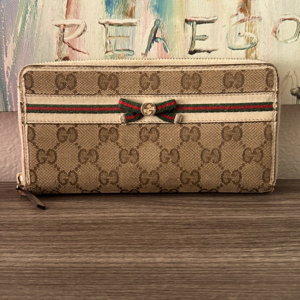Gucci Zippy Wallet